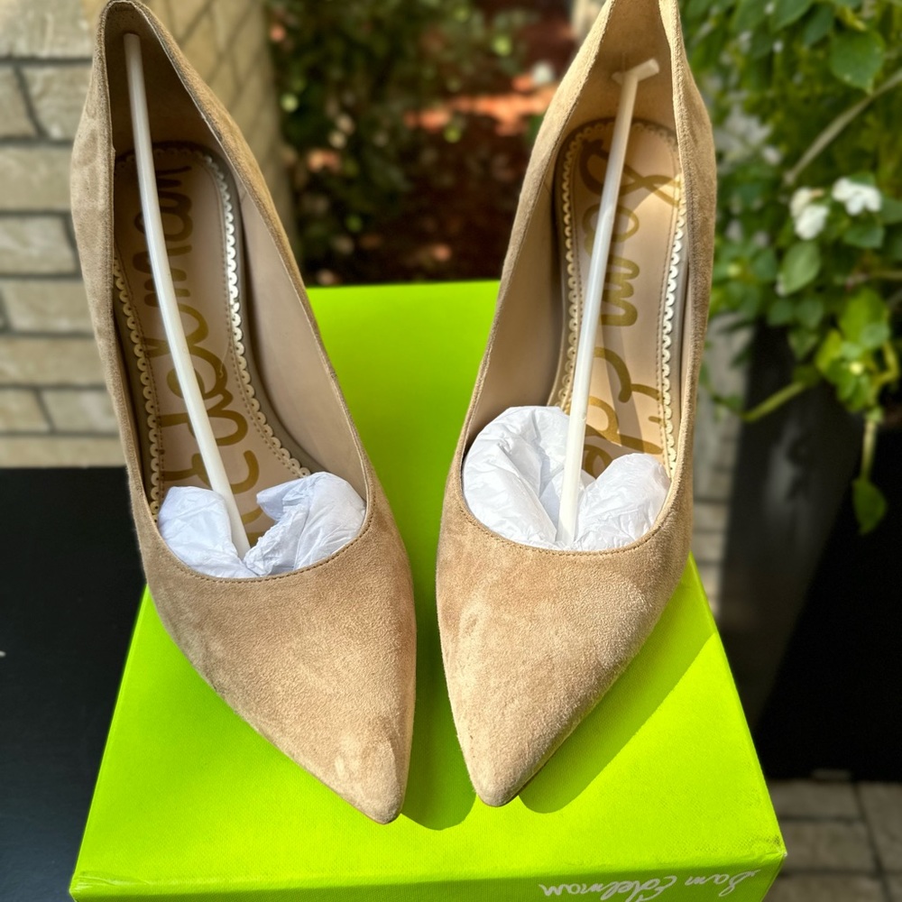 Sam Edelman pump.